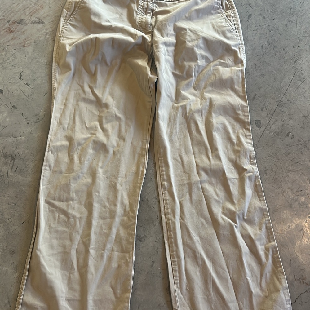 LOFT Cream Boot Cut Flare Pants
Waist is 16 and the inseam is 31 1/5
